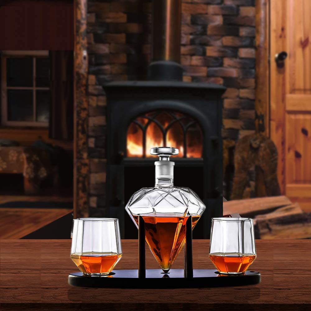 RUGLUSH Diamond Whiskey Decanter With 2 Diamond Glasses & Mahogany Wooden Holder ââ‚¬â€œ Elegant Handcrafted Crafted Glass Decanter For Liquor Scotch Rum Bourbon Vodka Tequila ââ‚¬â€œ Great Gift Idea ââ‚¬â€œ 750ml