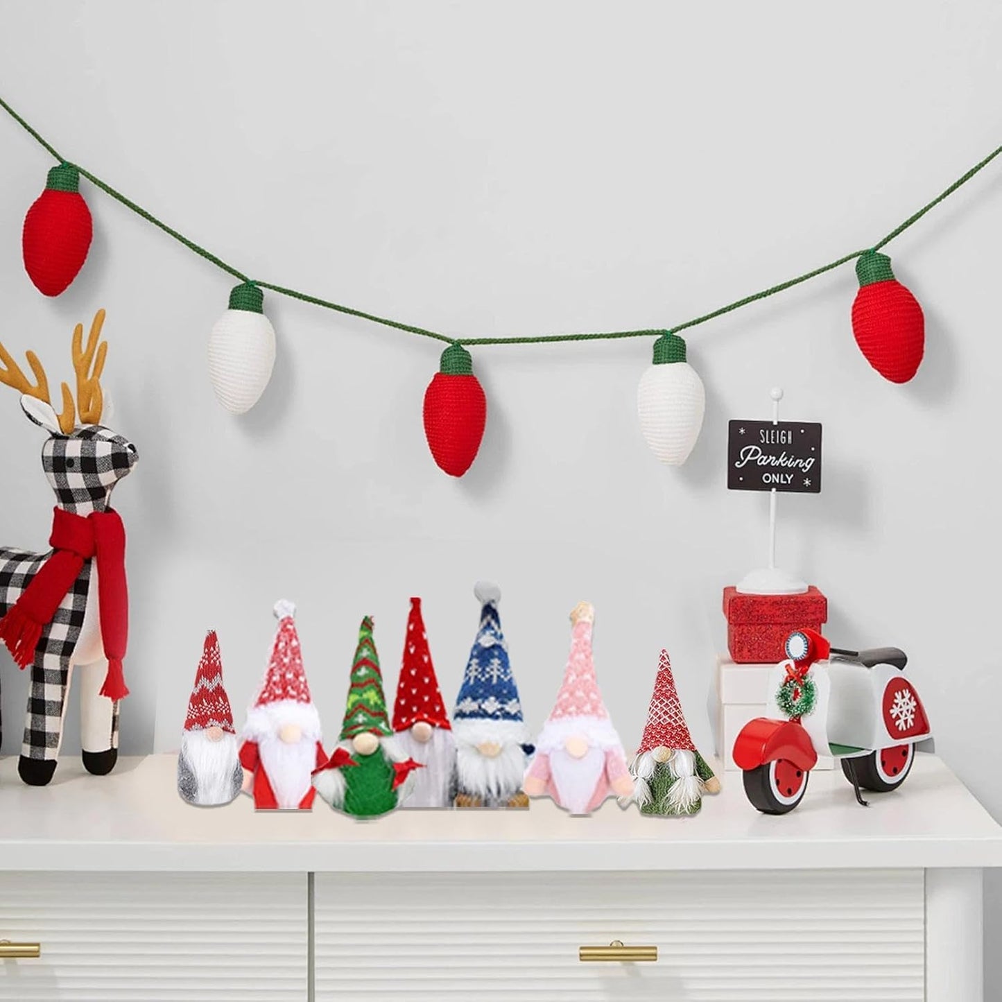 Christmas Gnome 2025, Christmas Calendar with Collectible Gnome Dolls & Gadgets, 24 Days Gnomes Christmas Countdown Calendar, For Christmas Tree Home Decor