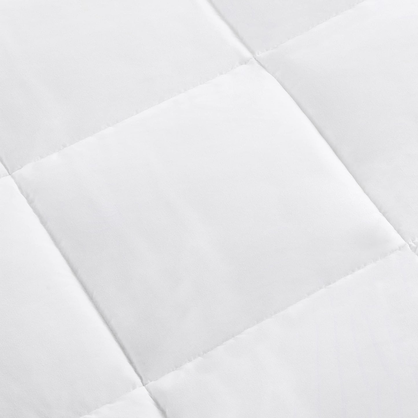 Amazon Basics Down Alternative Bedding Comforter Duvet Insert - Full / Queen, White, All-Season