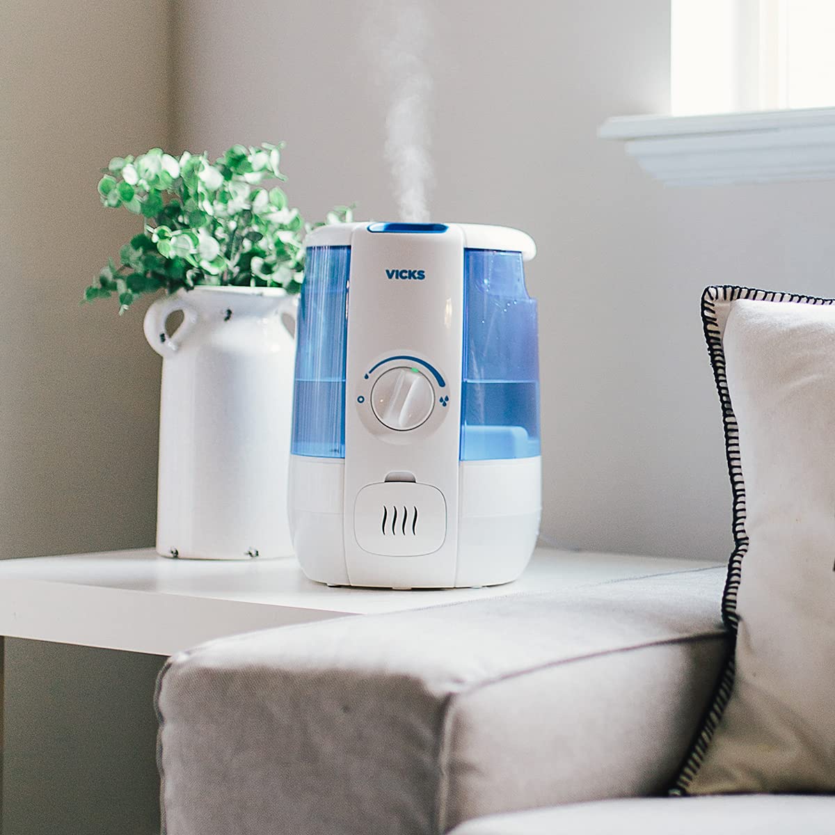Vicks VUL600C CoolRelief Ultrasonic Cool Mist Humidifier, Medium Room Humidifier for Baby, Bedroom, Office Desk, with Variable Output Control, Scent Pad Slots, Inhalant Cup, Auto Shut-Off, 4.5L/1.2Gal