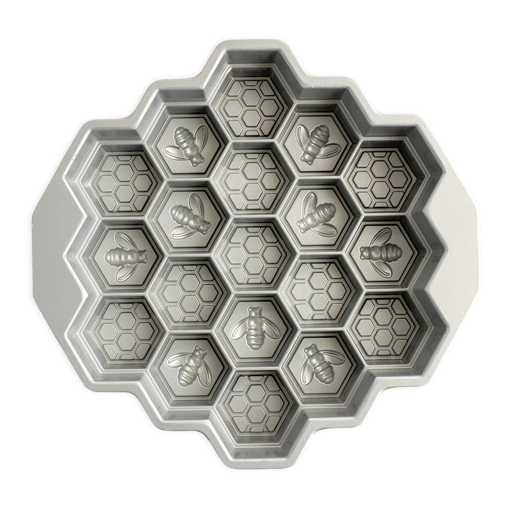 Nordic Ware 85477 Honeycomb Pull-Apart Pan, One Size, Gold