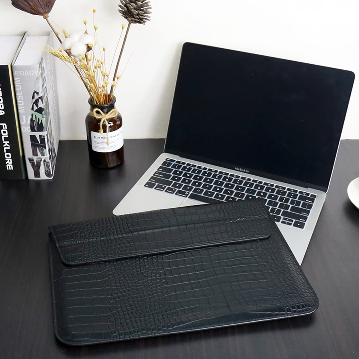 Seanai Laptop Sleeve Case 13-13.6 Inch Crocodile PU Leather Flip Cover with Stand Function for 2016-2026 MacBook Neo 13 A18 Pro A3404 Air 13 Pro 13 M5 M4 M3 M2 M1, for HP Dell Lenovo Laptop, Black