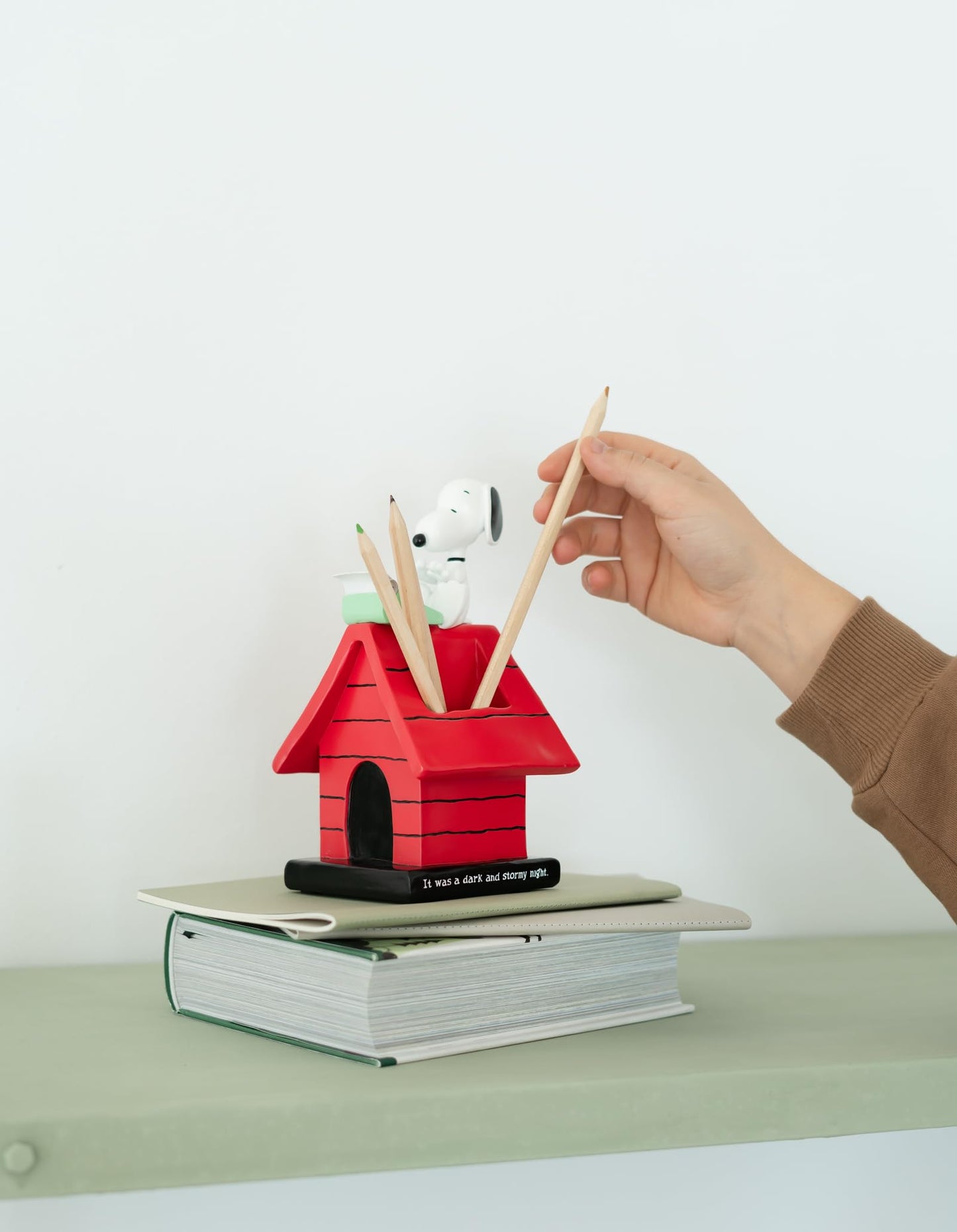 Grupo Erik Snoopy 3D Desk Pen Holder - Ideal Accessory for Stationery and Room Decoration