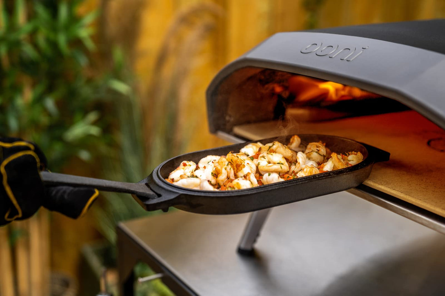 Ooni Cast Iron Sizzler Plate - Pan With Removable Handle - Pre-Seasoned Oven Safe Griddle Cookware