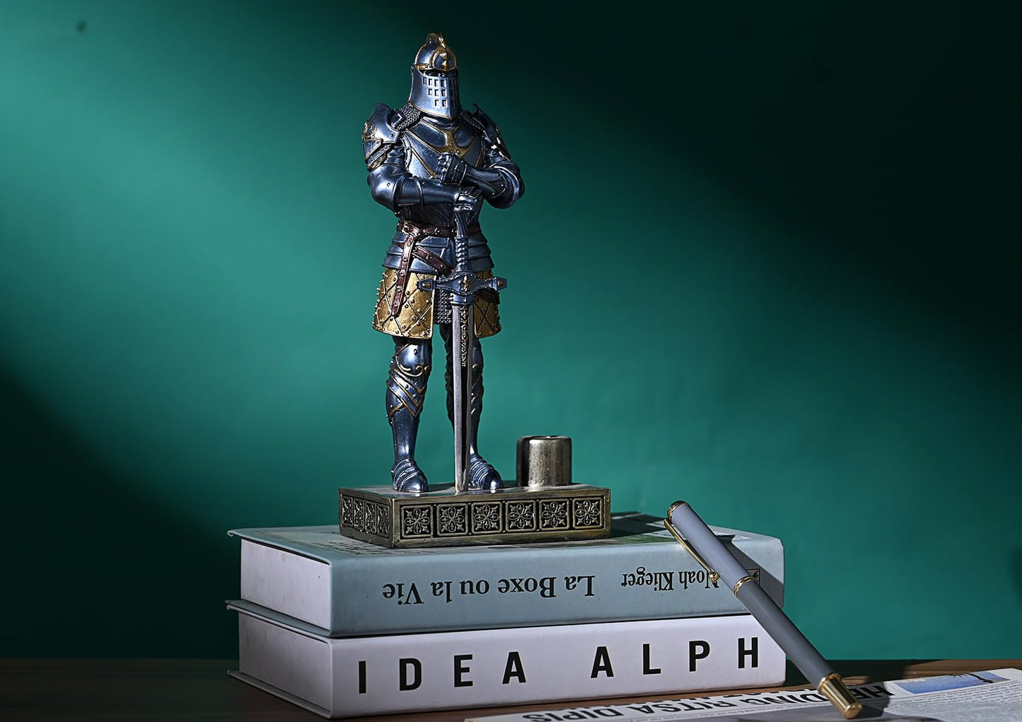 HDMbigmi King's Guard Knight Pen Stand Statue Office Pen Stand Desk Organizer for Men Top Collection as Gift 9.45 Inches (Blue)