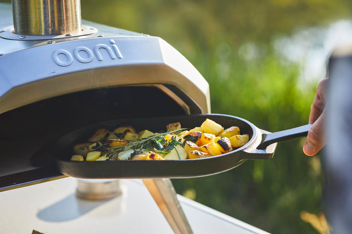 Ooni Cast Iron Sizzler Plate - Pan With Removable Handle - Pre-Seasoned Oven Safe Griddle Cookware