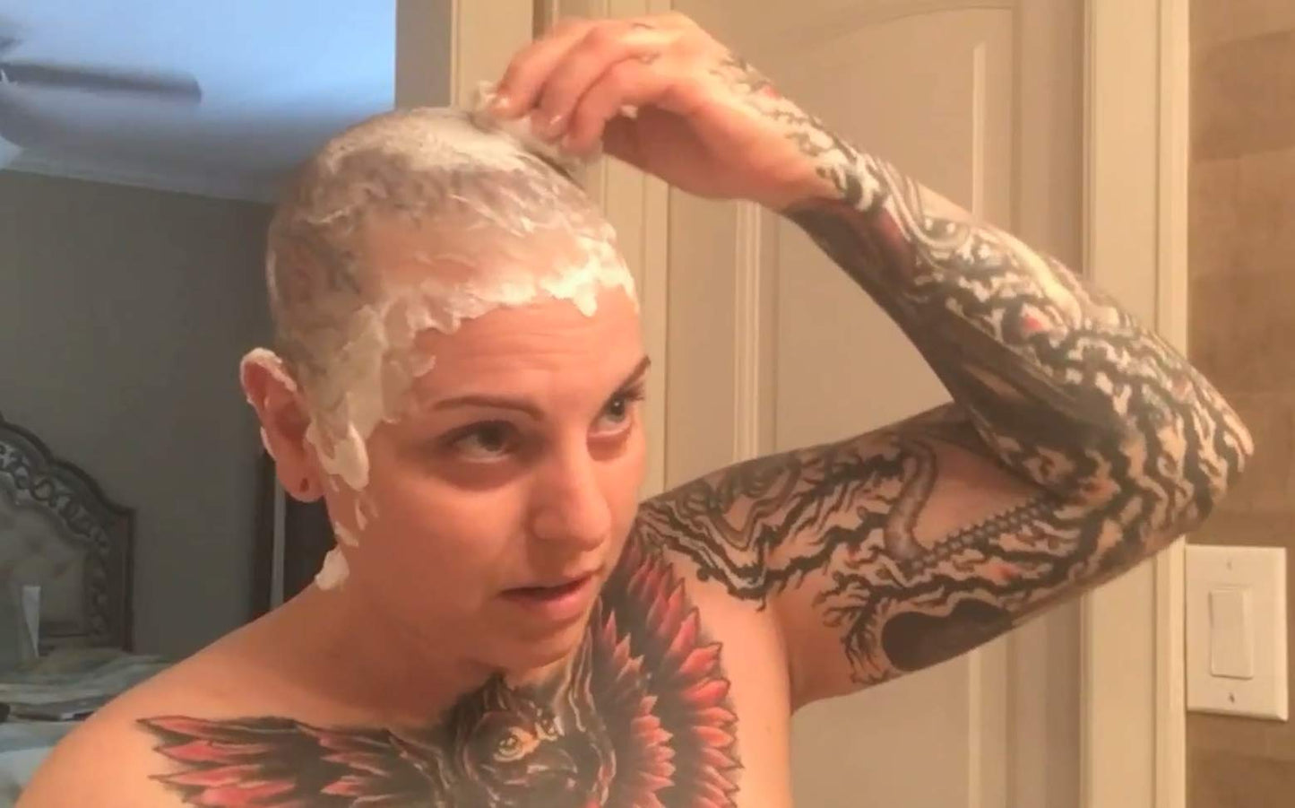 2x Classic Omnishaver - Black - The Fastest Way to Shave Head, Legs, Arms, Body | Disposable Shaving Razor Self Cleans & Strops During Use | Hair Cutter with Durable Blade | Bald Head Shaver for Men