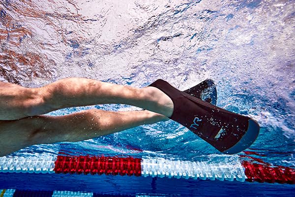 TYR LFBP2001M Burner Fin 2.0 Black M,Medium