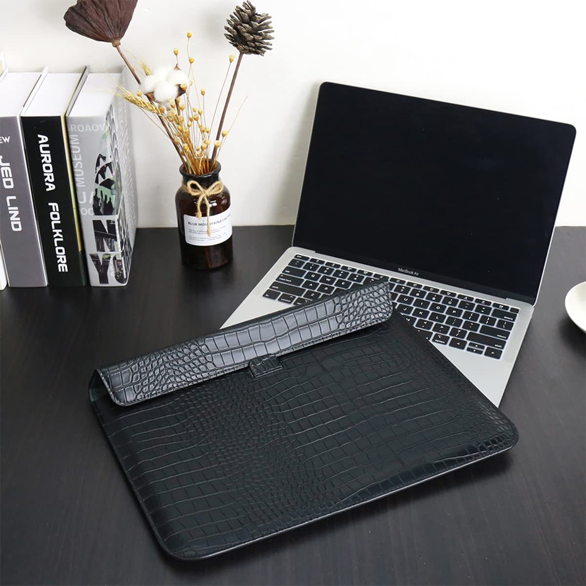 Seanai Laptop Sleeve Case 13-13.6 Inch Crocodile PU Leather Flip Cover with Stand Function for 2016-2026 MacBook Neo 13 A18 Pro A3404 Air 13 Pro 13 M5 M4 M3 M2 M1, for HP Dell Lenovo Laptop, Black