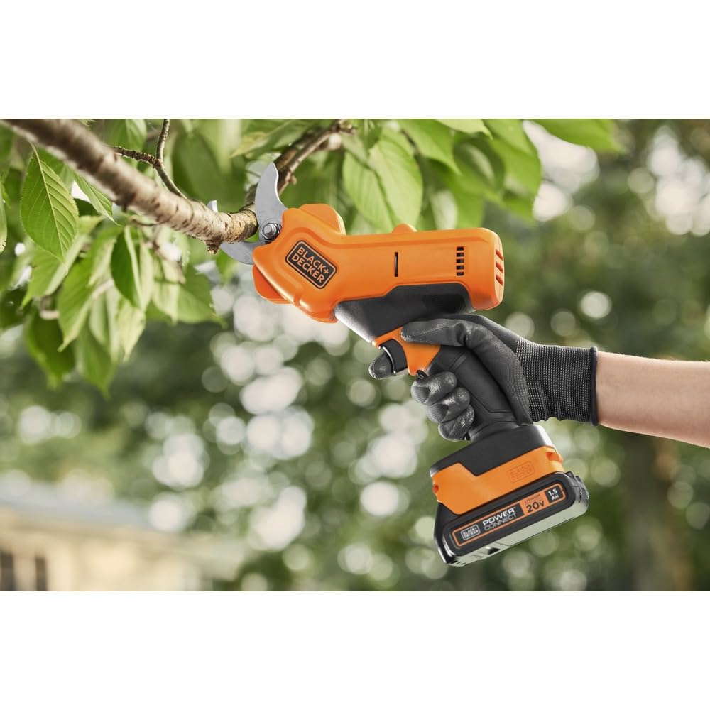 BLACK+DECKER 20V MAX* Cordless Pruner Kit (BCPR320C1)