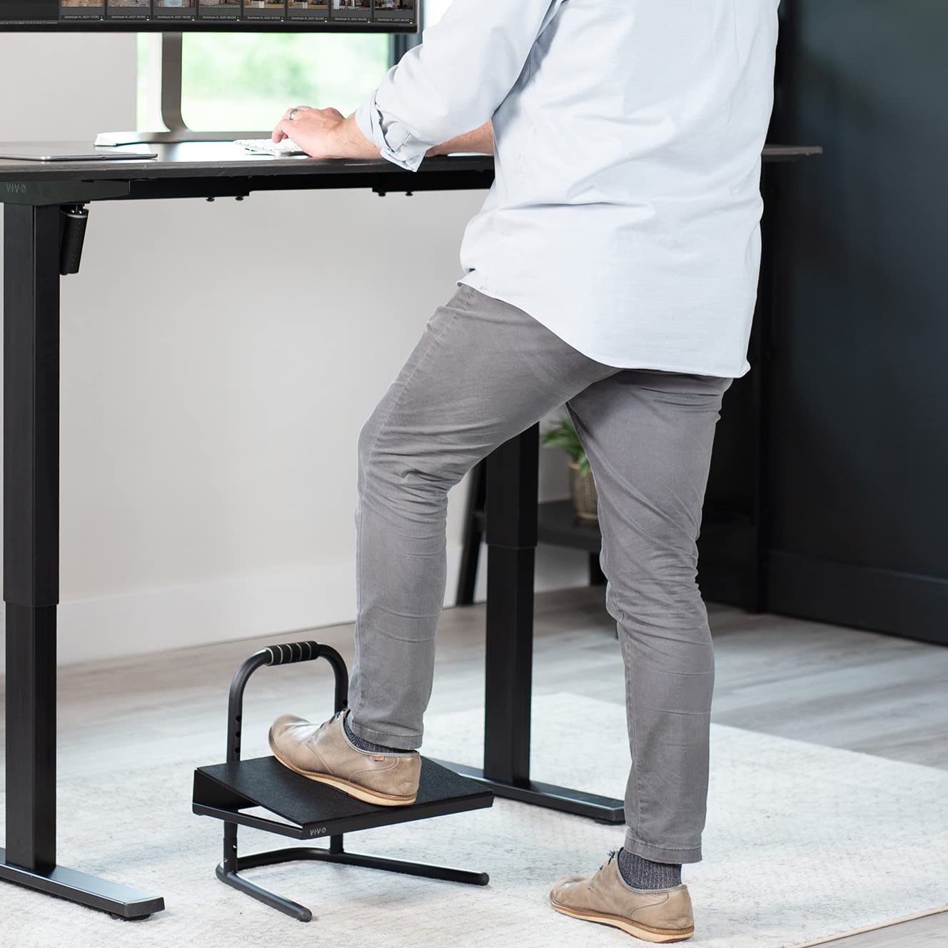 VIVO Black Ergonomic Height Adjustable Standing Foot Rest Relief Platform for Standing Desks STAND-FT01