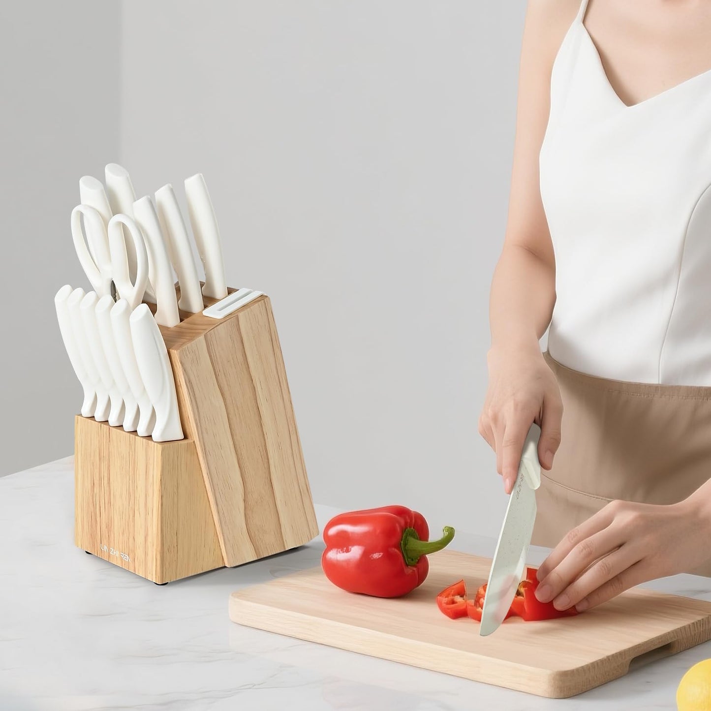 15 Piece Knife Set，Kitchen Knife Block Set，White Stainless Steel Knife Set with Sharpener for Chopping, Slicing, Dicing & Cutting，Dishwasher Safe