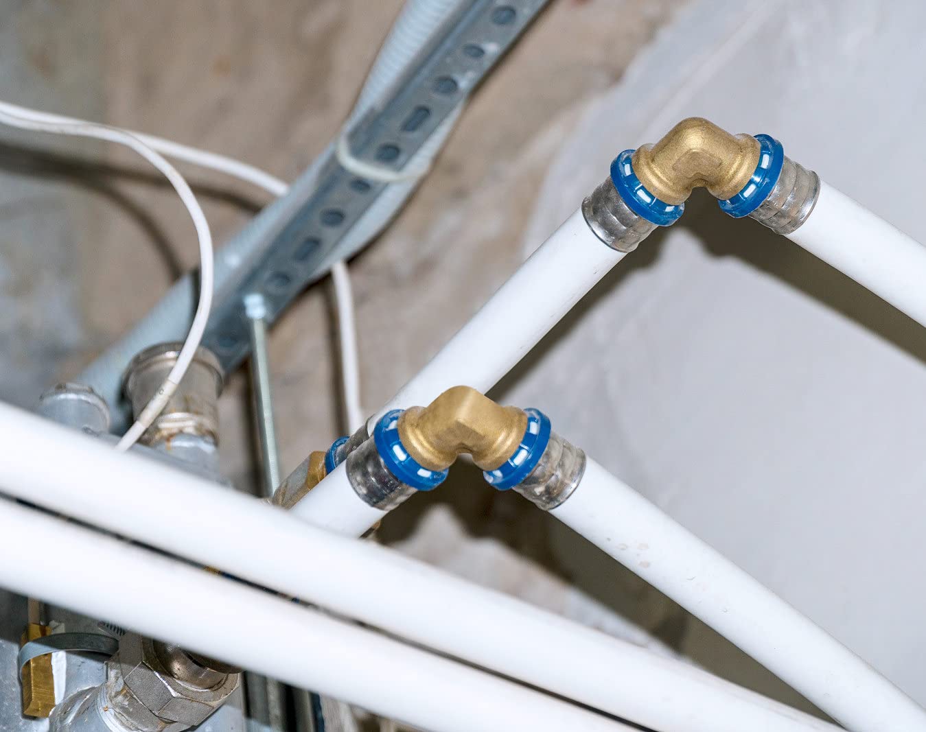 3/4 Inch 90 Degree Elbow PEX Fittings, 25 Pack 3/4 Inch 90 Degree Elbow PEX Fittings, Lead Free Brass Crimp for PEX Pipe in Plumbing Jobs