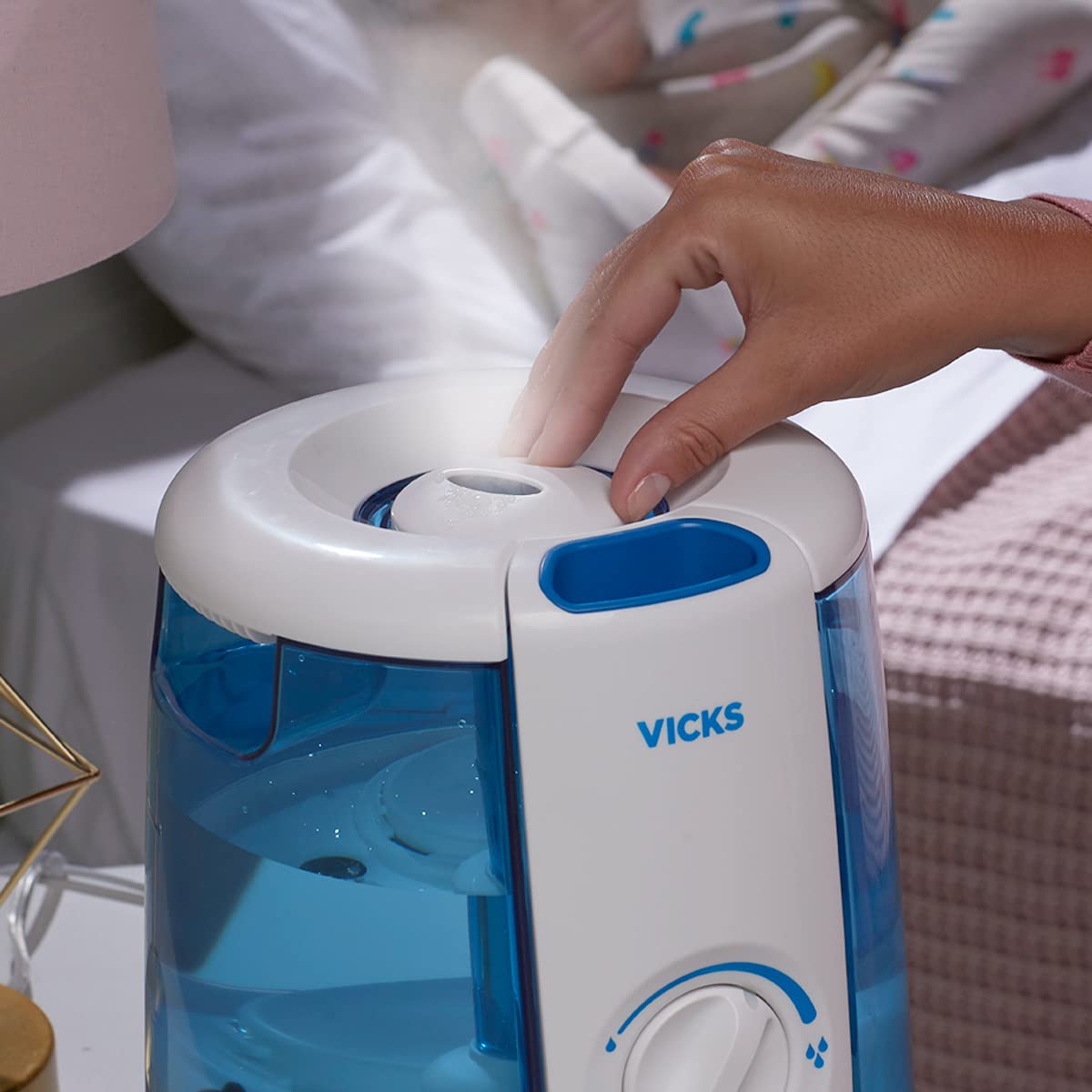 Vicks VUL600C CoolRelief Ultrasonic Cool Mist Humidifier, Medium Room Humidifier for Baby, Bedroom, Office Desk, with Variable Output Control, Scent Pad Slots, Inhalant Cup, Auto Shut-Off, 4.5L/1.2Gal