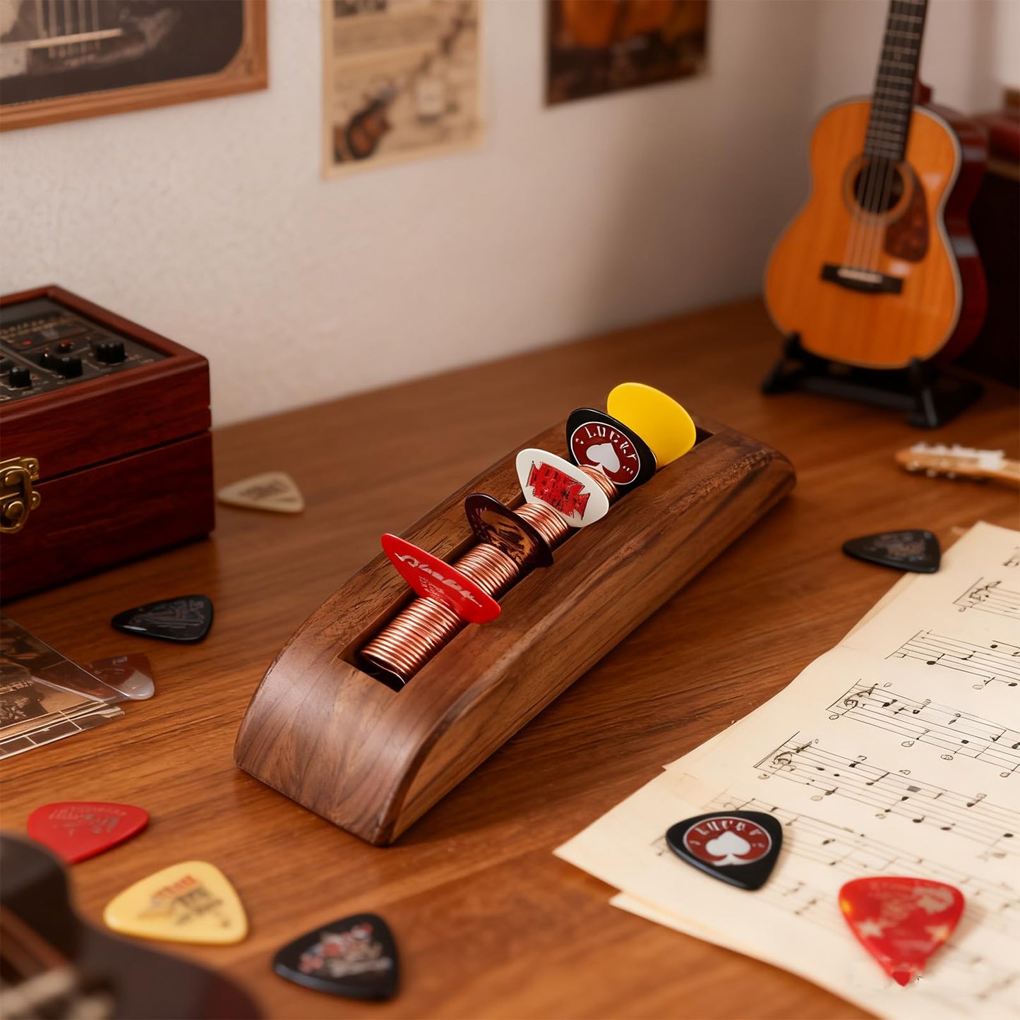 WANLIAN Guitar Pick Holder,pick holder,Wood Guitar Pick Holder,Guitar picks collection and display,Suitable for all types of guitar picks