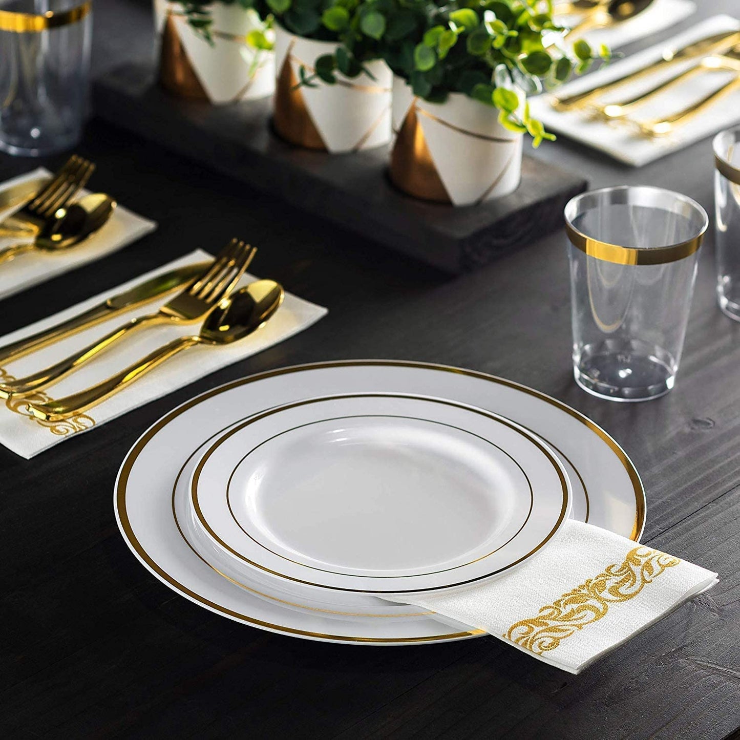 Munfix 100 Gold Plastic Plates Set, 7 Inch Disposable Dessert Appetizer Plates, Elegant Fancy Heavy Duty for Party, Wedding, White with Gold Rim