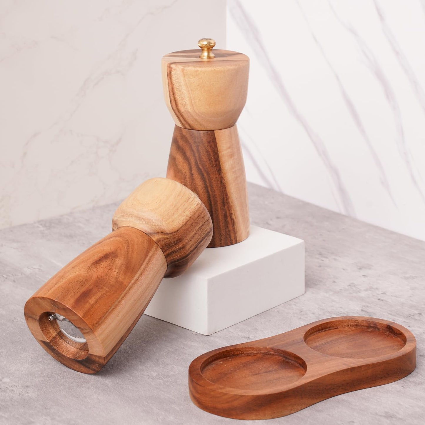 DeroTeno Salt and Pepper Mill Set with Tray, Adjustable Ceramic Grinder Salt Mill, Stainless Steel Grinder Pepper Mill, Acacia Wood, 14 cm/ 5 Inch Height, Bottom Dia 6 cm /2.36 inch
