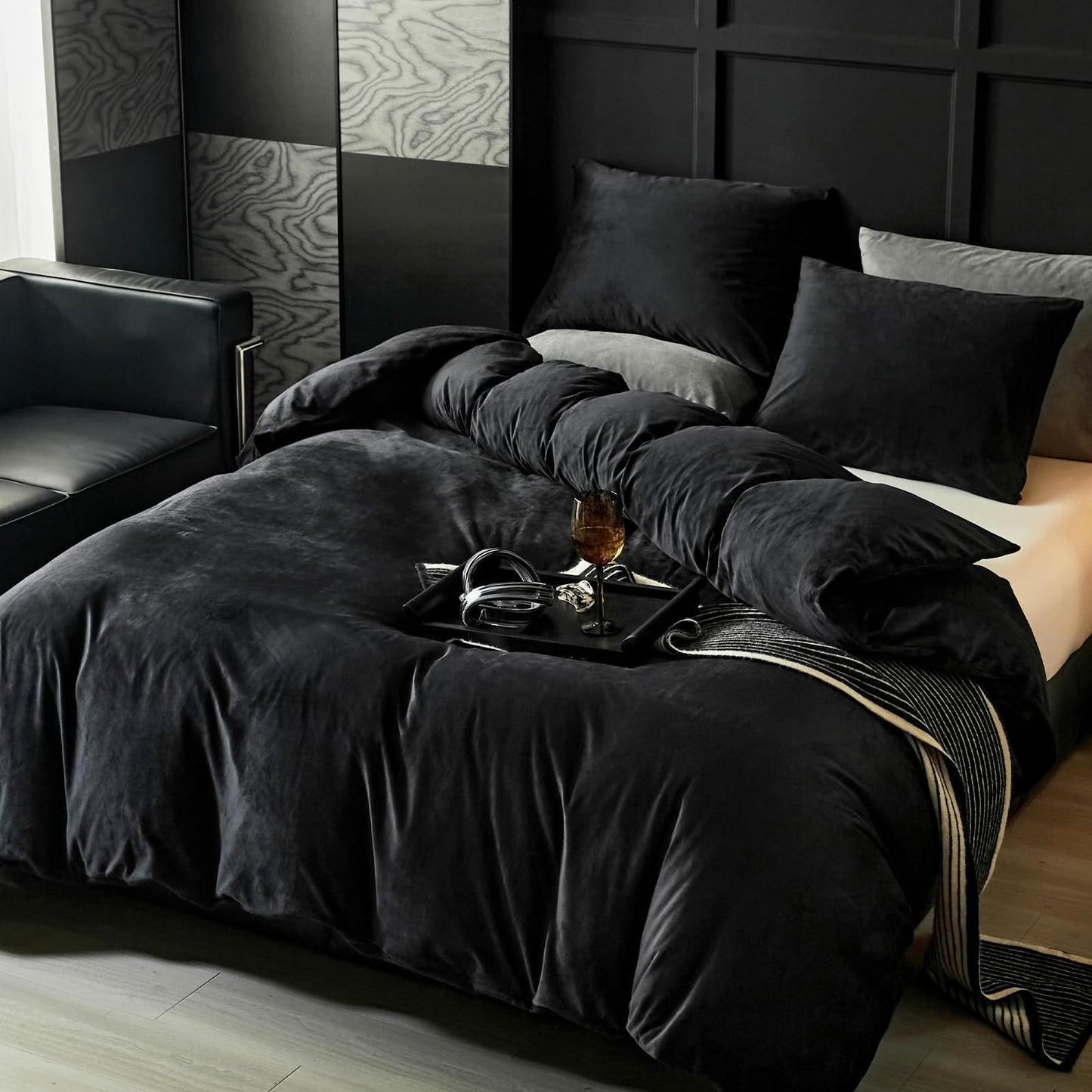 WARMDERN Black Velvet Duvet Cover Queen Size Flannel Duvet Cover Bedding Sets, 3pcs Ultra Soft Luxury Textured Modern Crystal Velvet Duvet Covers with Zipper Closure(Black, Queen)