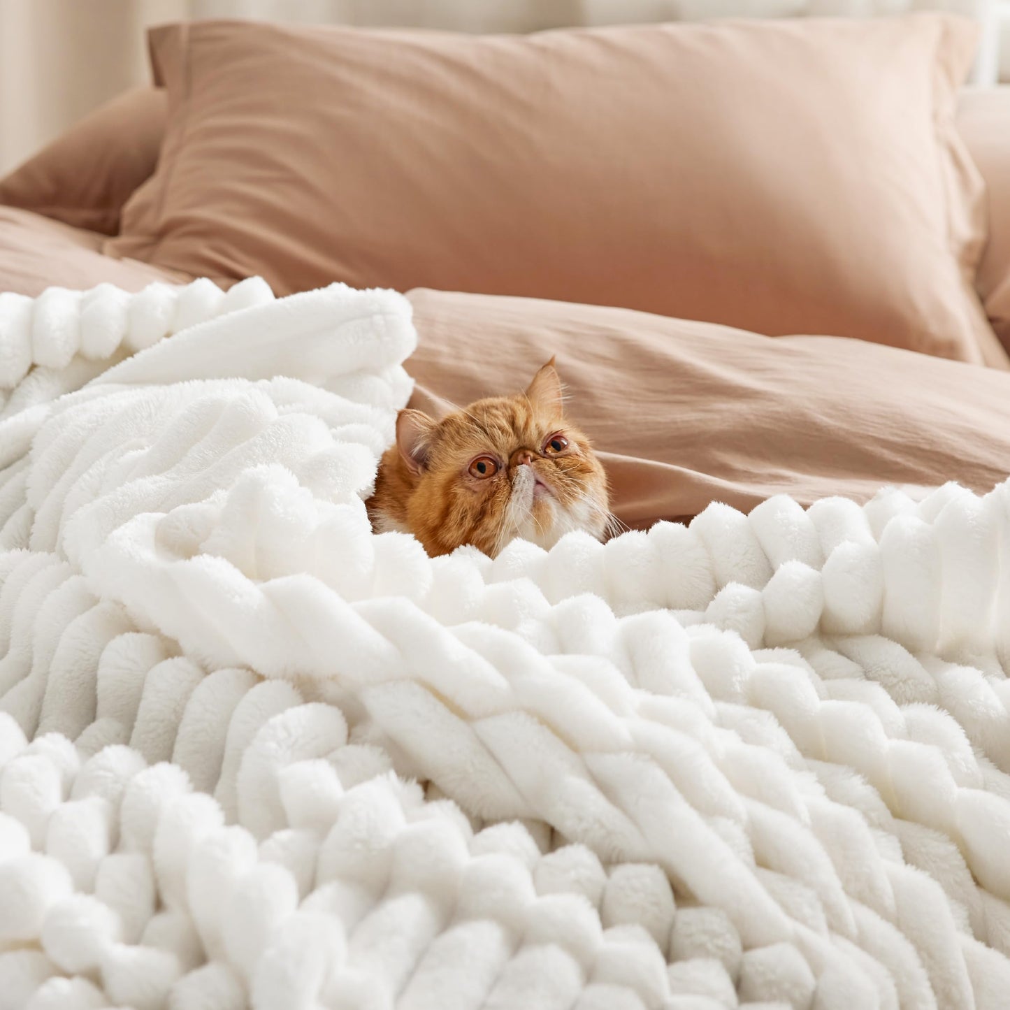 Bedsure King Blankets for Bed, Living Room Decor, Soft Blanket Fluffy Fleece Cozy Gifts for Women Men Her Him, All Seasons Quilt King Size White Home Decor, 108x90