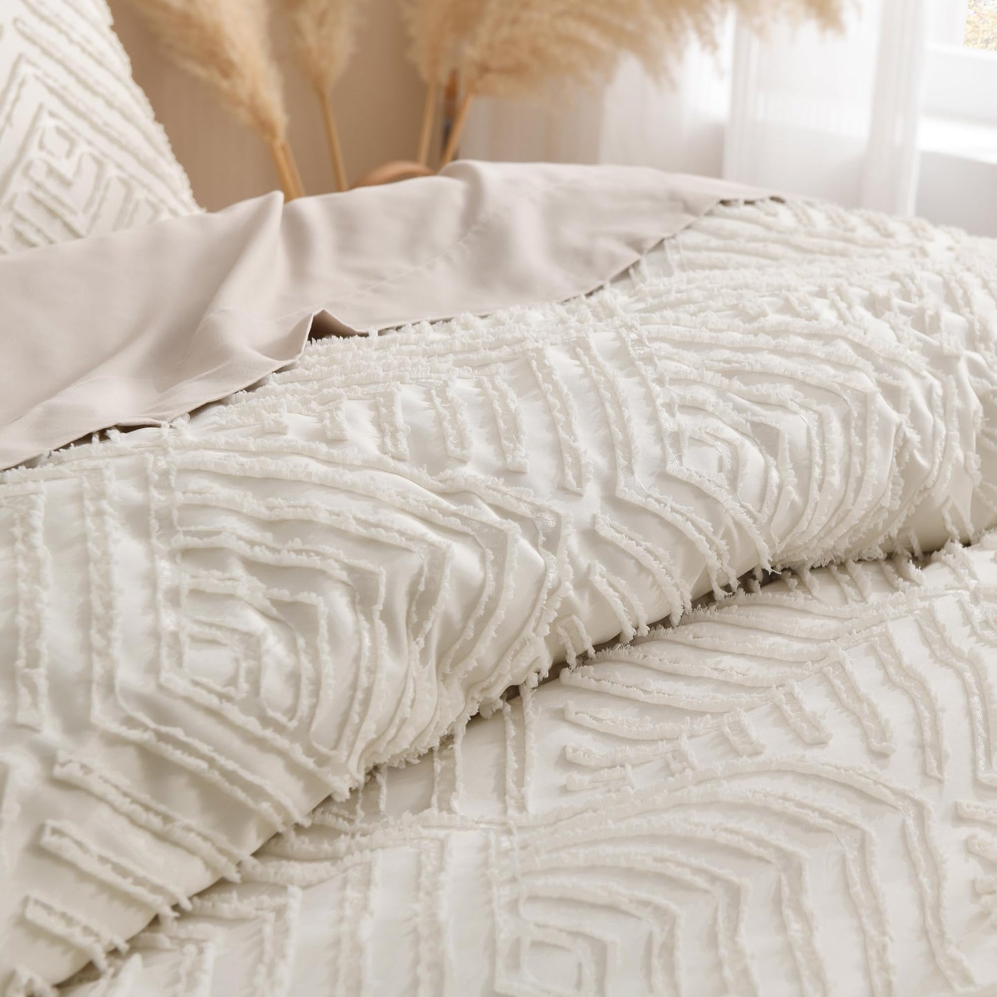 Andency Queen Comforter Set Beige, 3 Pieces Queen Size Comforter Sets Boho Cream Solid Bedding Set & Collections, All Season Tufted Farmhouse Bed Comforter Set (90x90 in Comforter & 2 Pillowcases)