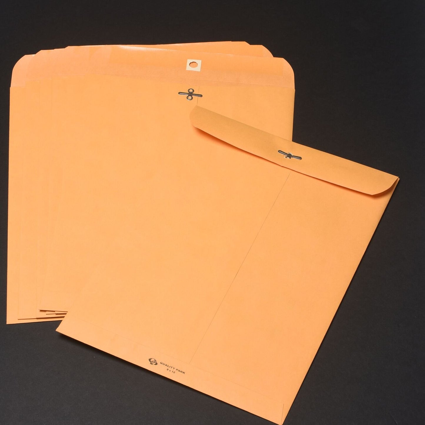 Quality Park Gummed Kraft Clasp Envelopes, 7.5 X 10.5, Box of 100 (QUA37875)