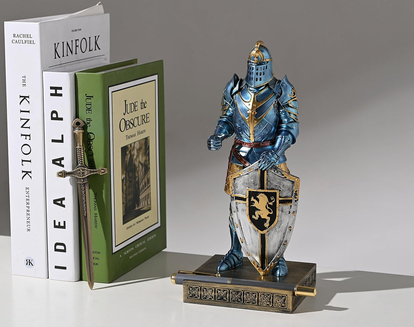 HDMbigmi King's Guard Ornament Knight Statue for Desk, Pen Holder Pen Stand Paperweight for Office and Home (Blue)