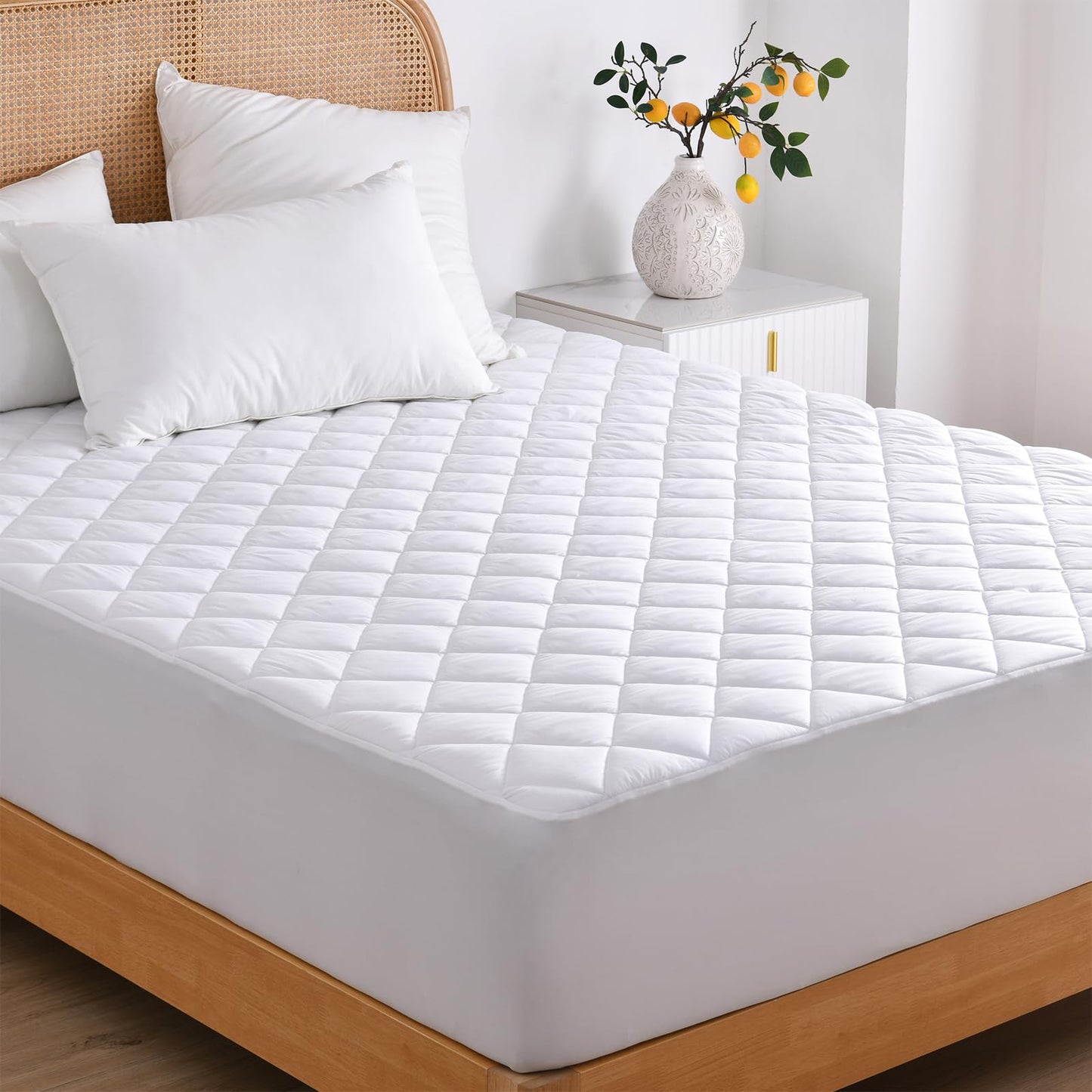 LAVANCE Full/Double Size Quilted Noiseless Mattress Pad with Deep Pocket