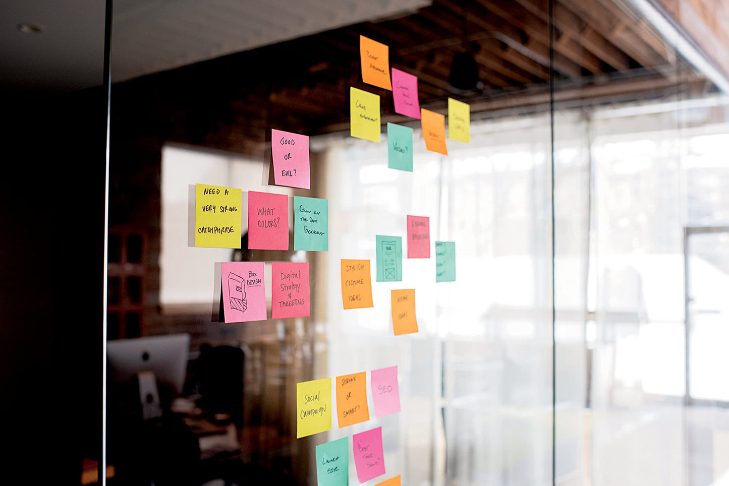 Post-It Notes Dispenser for 3" x 3" Sticky Notes, Includes 12 Pads Super Sticky Notes
