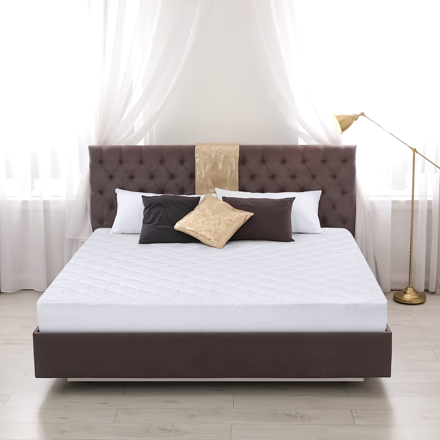Utopia Bedding Quilted Fitted Mattress Pad – Full Size, Elastic Fitted Mattress Topper Protector and Cover Stretches up to 16 Inches Deep, Machine Washable (White)