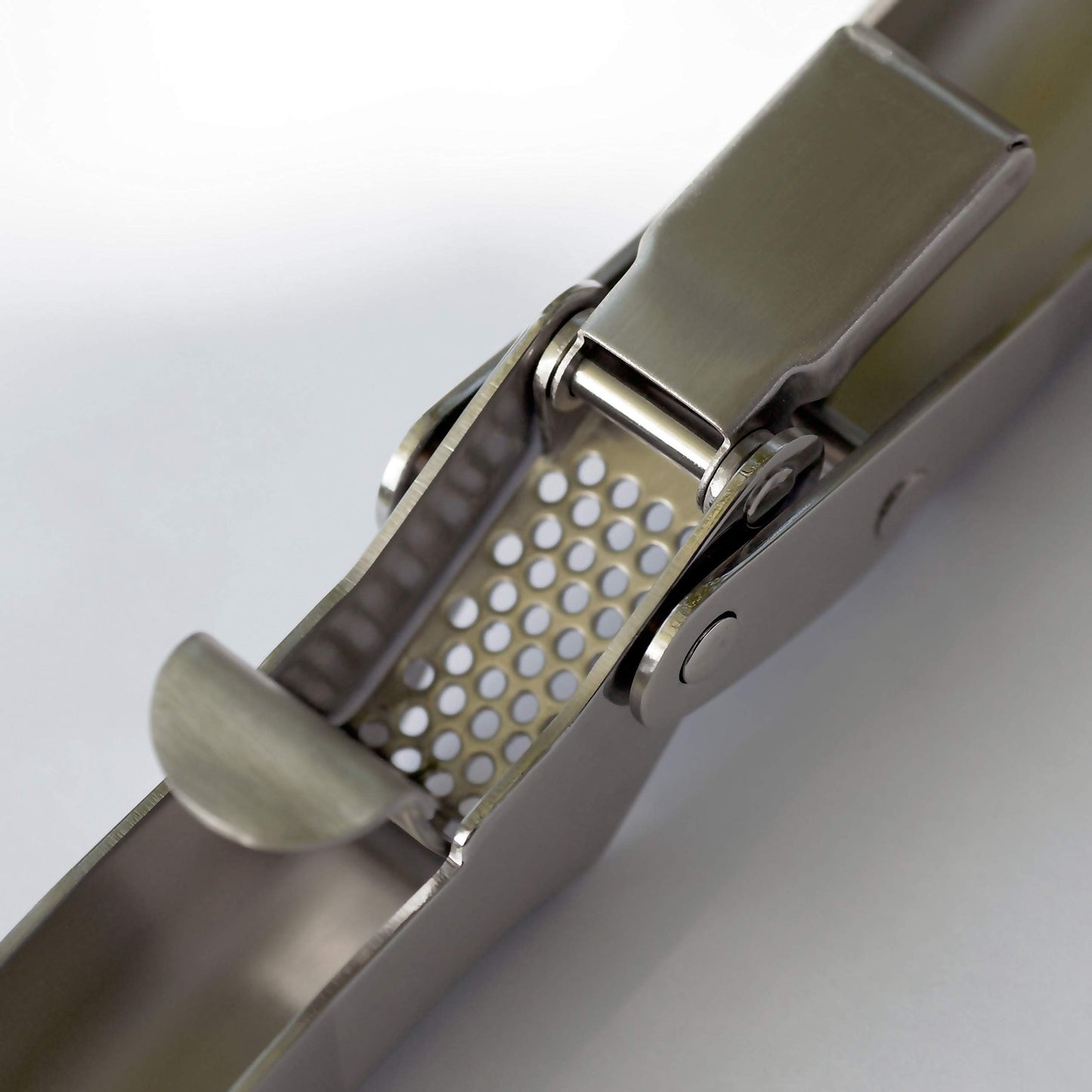 MÄNNKITCHEN Double Lever Assisted Garlic Press|Garlic Mincer– Built from Solid 304 Stainless Steel for Effortless Crushing and Durability