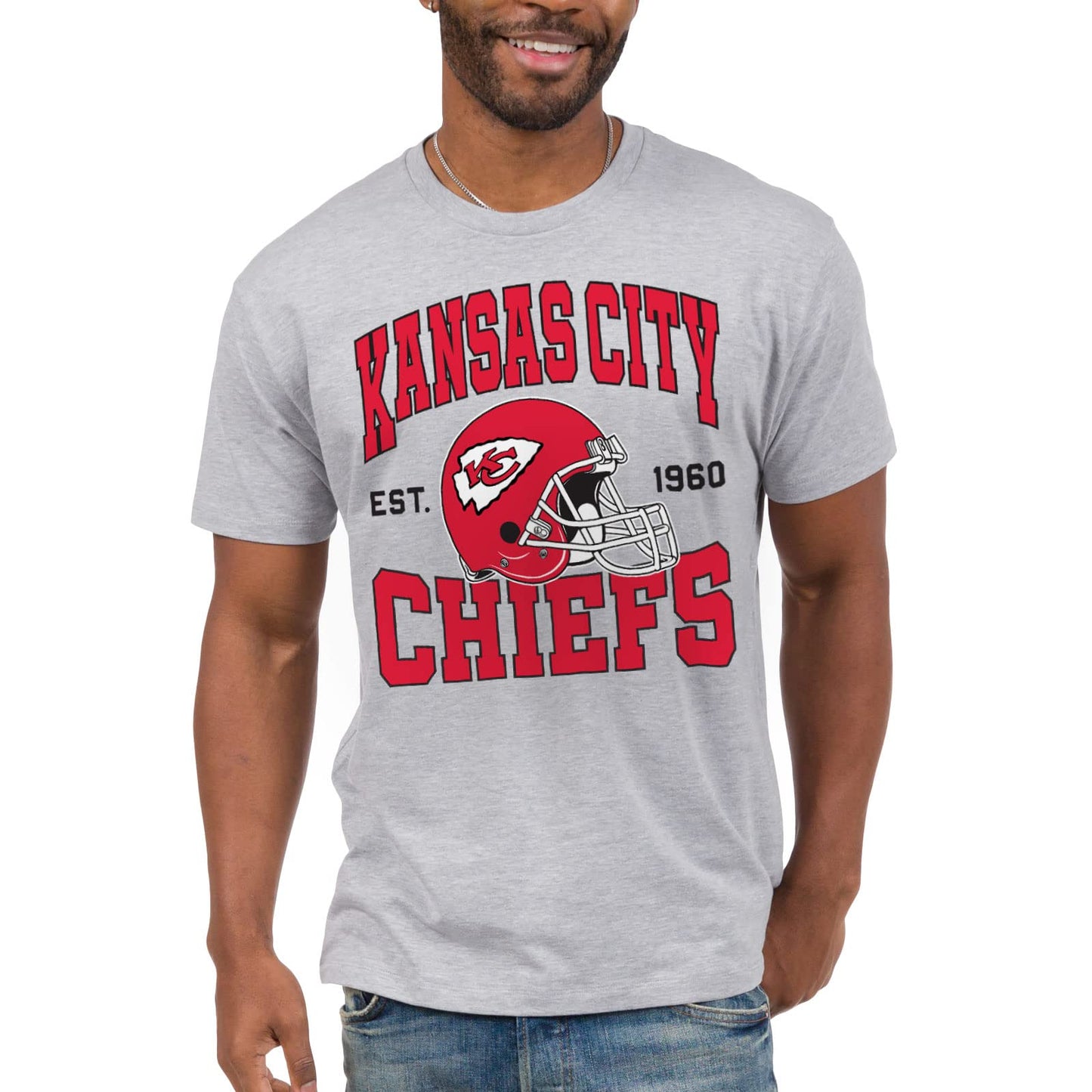 Junk Food Clothing x NFL - Kansas City Chiefs - Team Helmet - Unisex Adult Short Sleeve Fan T-Shirt for Men and Women - Size Large Grey