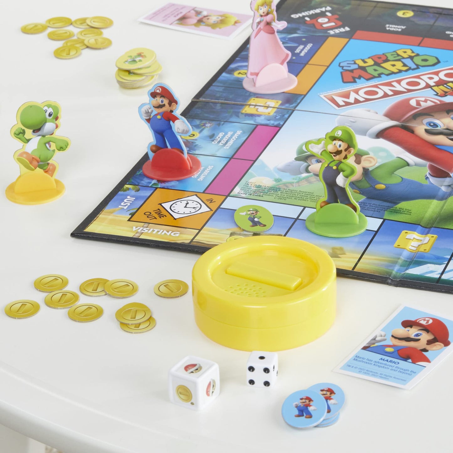 Monopoly Junior Super Mario Edition Board Game, Fun Kids' Game Ages 5 and Up, Explore The Mushroom Kingdom as Mario, Peach, Yoshi, or Luigi - English & French (Amazon Exclusive)