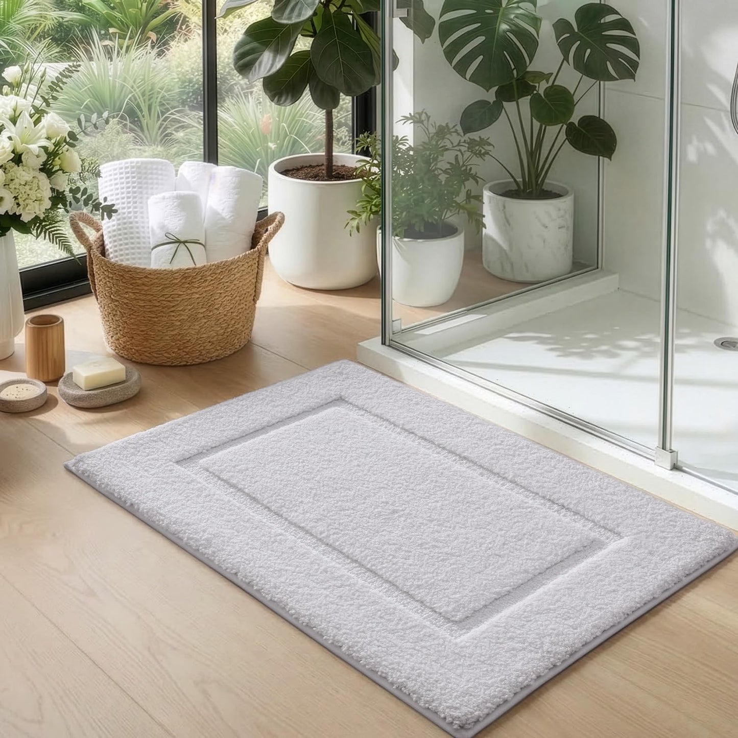 DEXI Bath Mat 20x32, Water Absorbent Microfiber Large Bathroom Rug with Non Slip Backing, Machine Washable Bathmat Shower Carpet for Floor, Tub, White