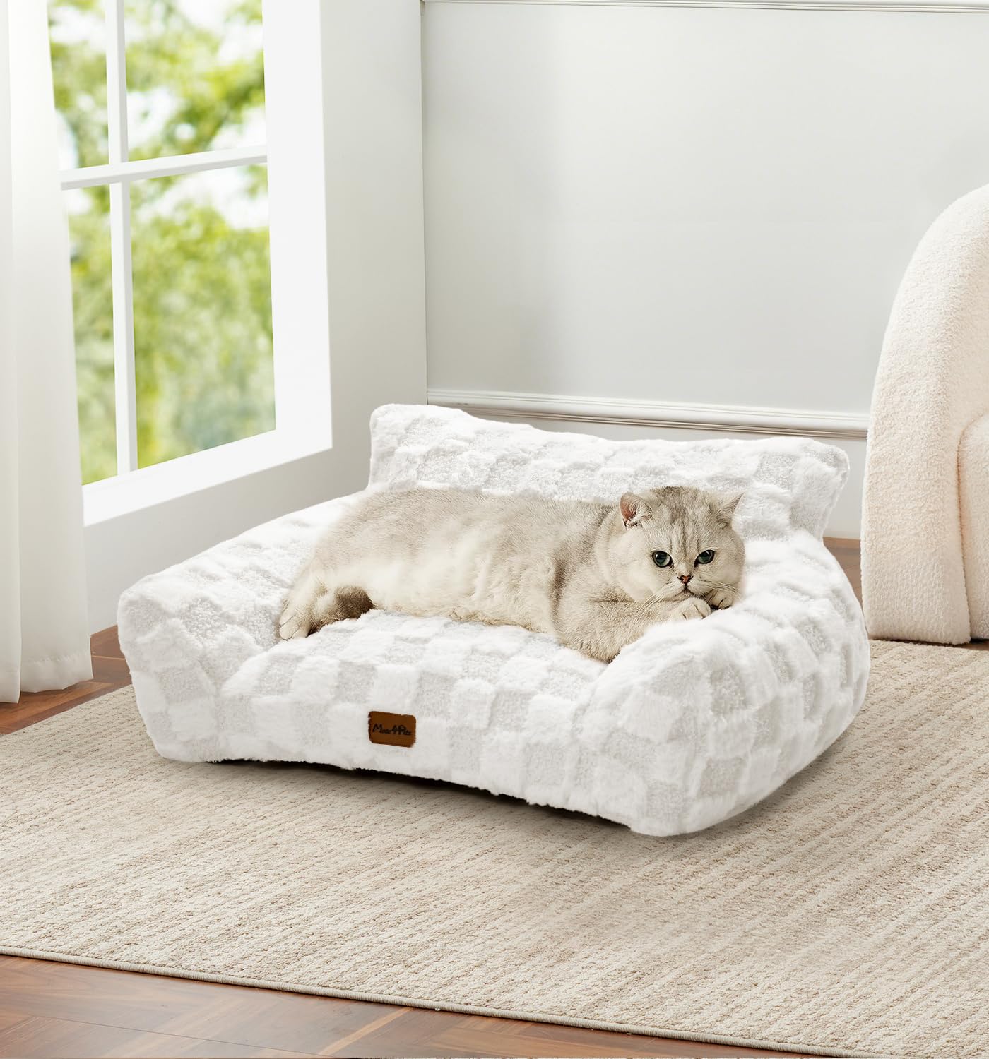 Made4Pets Cat Beds for Indoor Cats Washable Small Dog Bed for Small Cat/Dog with Non-Slip Bottom Pet Couch Sofa Fluffy 26×20×10 Inch Up to 15lbs-White
