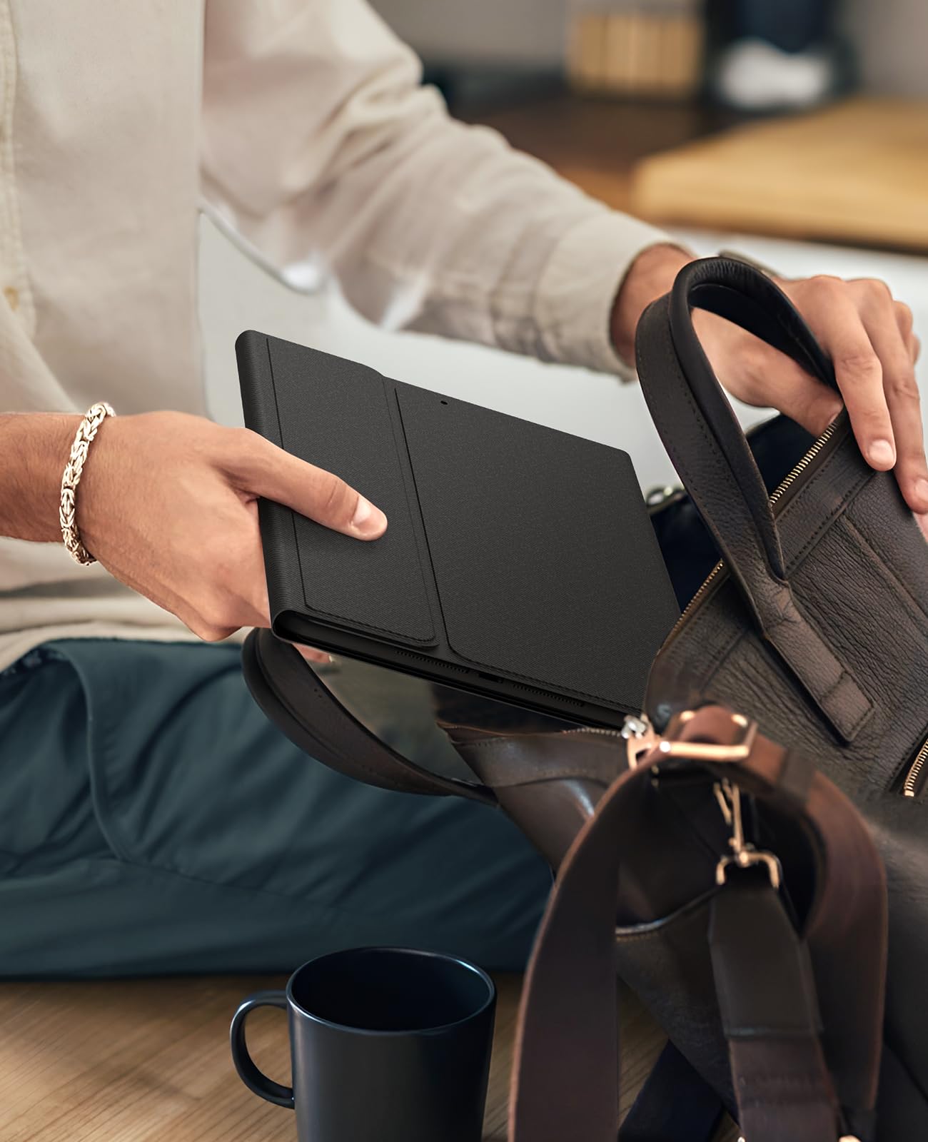 CHESONA for iPad 9th/8th/7th Generation Case with Keyboard, Detachable Wireless Keyboard with Pencil Holder, Rechargeable Stand Folio Keyboard Case for iPad 9th 2021/8th 2020/7th Gen 10.2-inch, Black