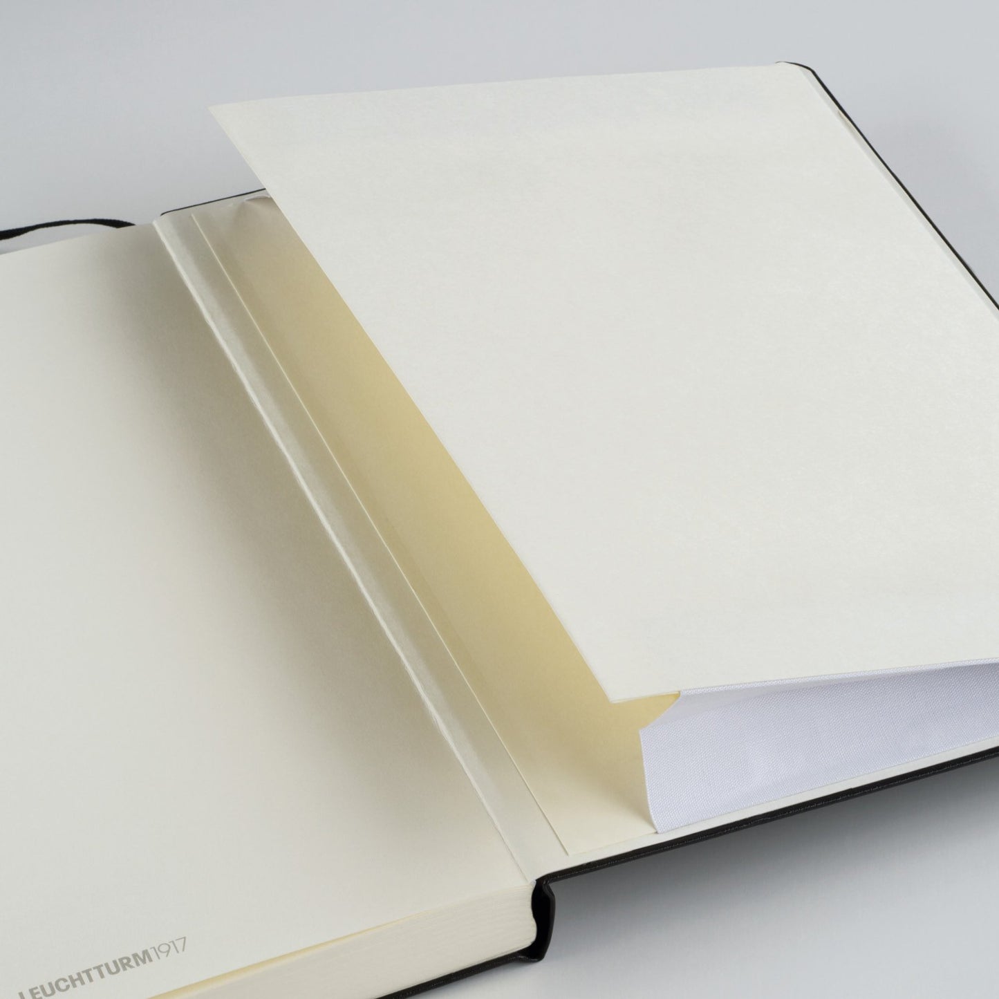 LEUCHTTURM1917 - Notebook Hardcover Medium A5-251 Numbered Pages for Writing and Journaling (Navy, Ruled)
