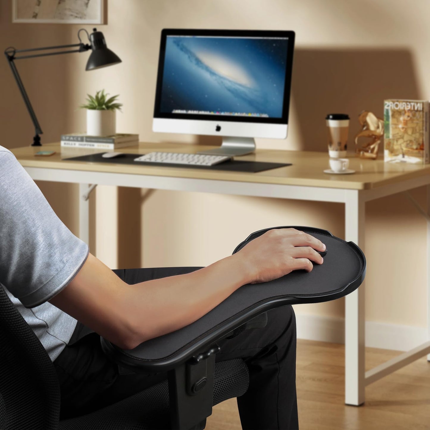 YuPinDiZu Ergonomic Adjustable Arm Rest Mouse pad for Chair, Mouse Extension Platform Tray with Mouse Baffle to Prevent Falling, Attaches to Chair, Black (Black（YYLL8326）)