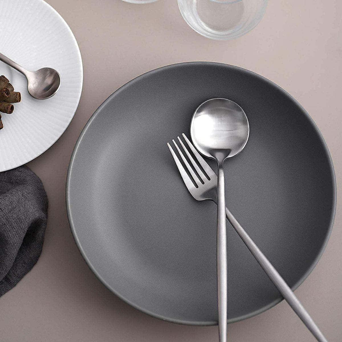 Y YHY Pasta Bowls 30oz, Large Salad Serving Bowls, Porcelain Soup Bowls, Grey Pasta Plates Set of 6, Wide and Flat, Microwave Dishwasher Safe, Grey Matte