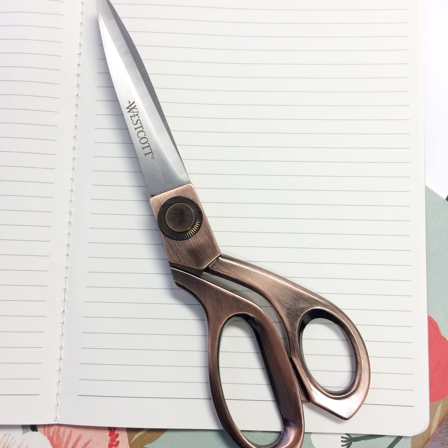 8" Vintage Bent Scissor