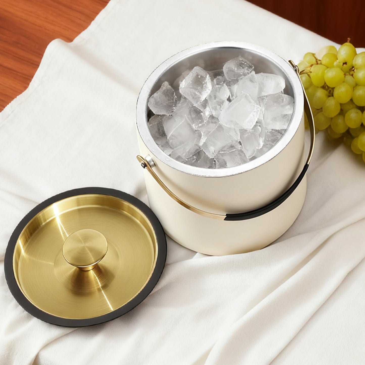 3.2L Modern Insulated Ice Bucket with Silicone Lid, Scoop, Strainer, Double Wall Stainless Steel Ice Bucket for Parties & Cocktail Bar,Ideal for Gift