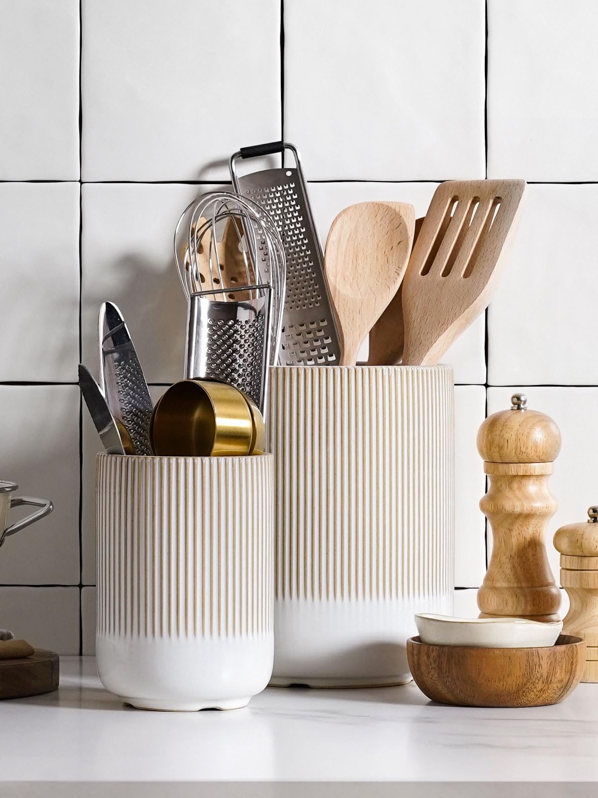 LE TAUCI Utensil Holder, Set of 2, 7.3"+5.4" Ceramic Kitchen Utensil Holder for Counter, Large Cooking Utensil Crocks for Kitchen Decor, Morden Utensil Organizer for Spatula, Reactive Glaze White