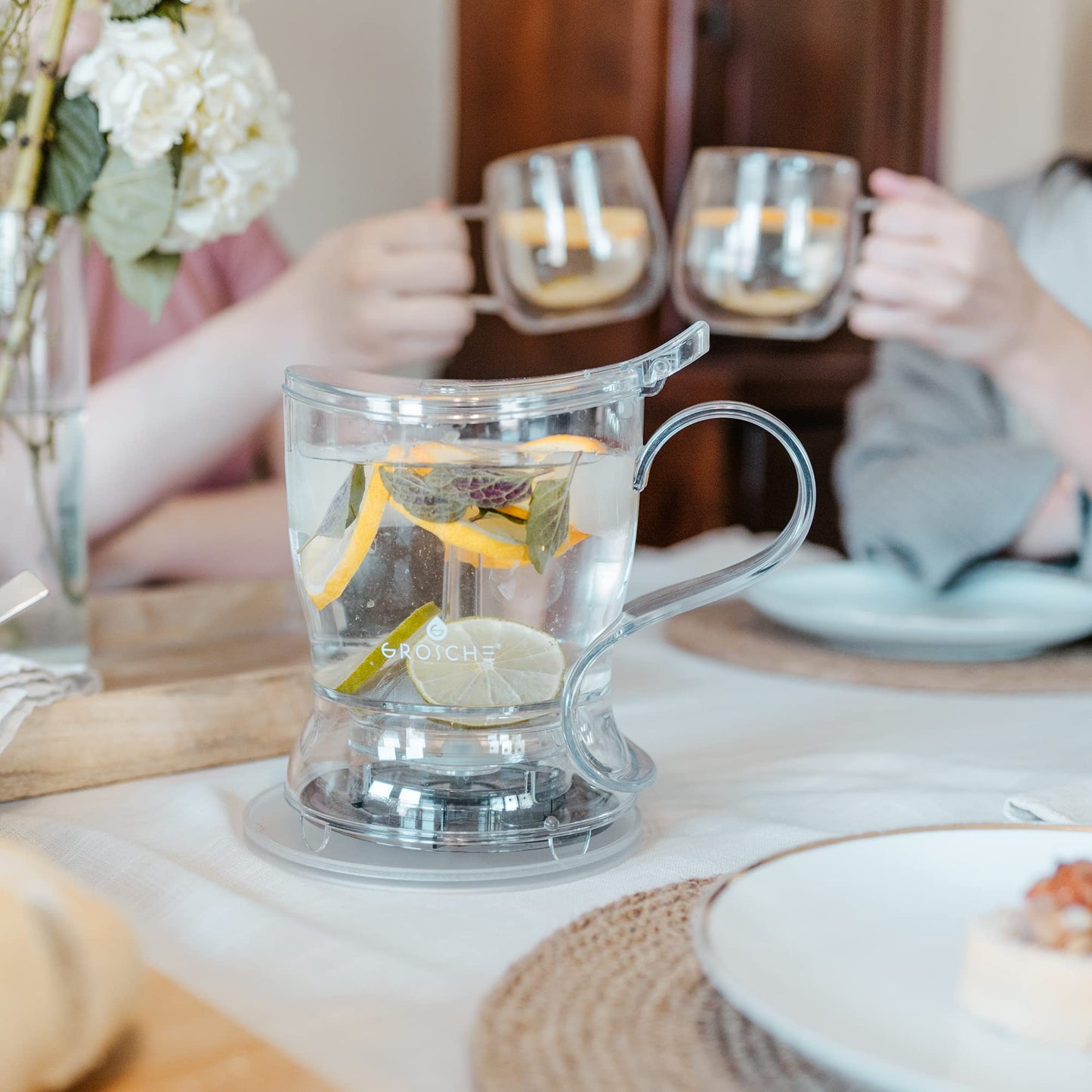 GROSCHE Aberdeen Tea Steeper with Coaster, Loose Leaf Tea Maker Strainer, Teapot, Tea Infuser, Pour Clean Steeper, Food Safe Tritan, BPA PFAS Free. Canadian Brand! 34 fl. oz 1000mL Capacity, Clear