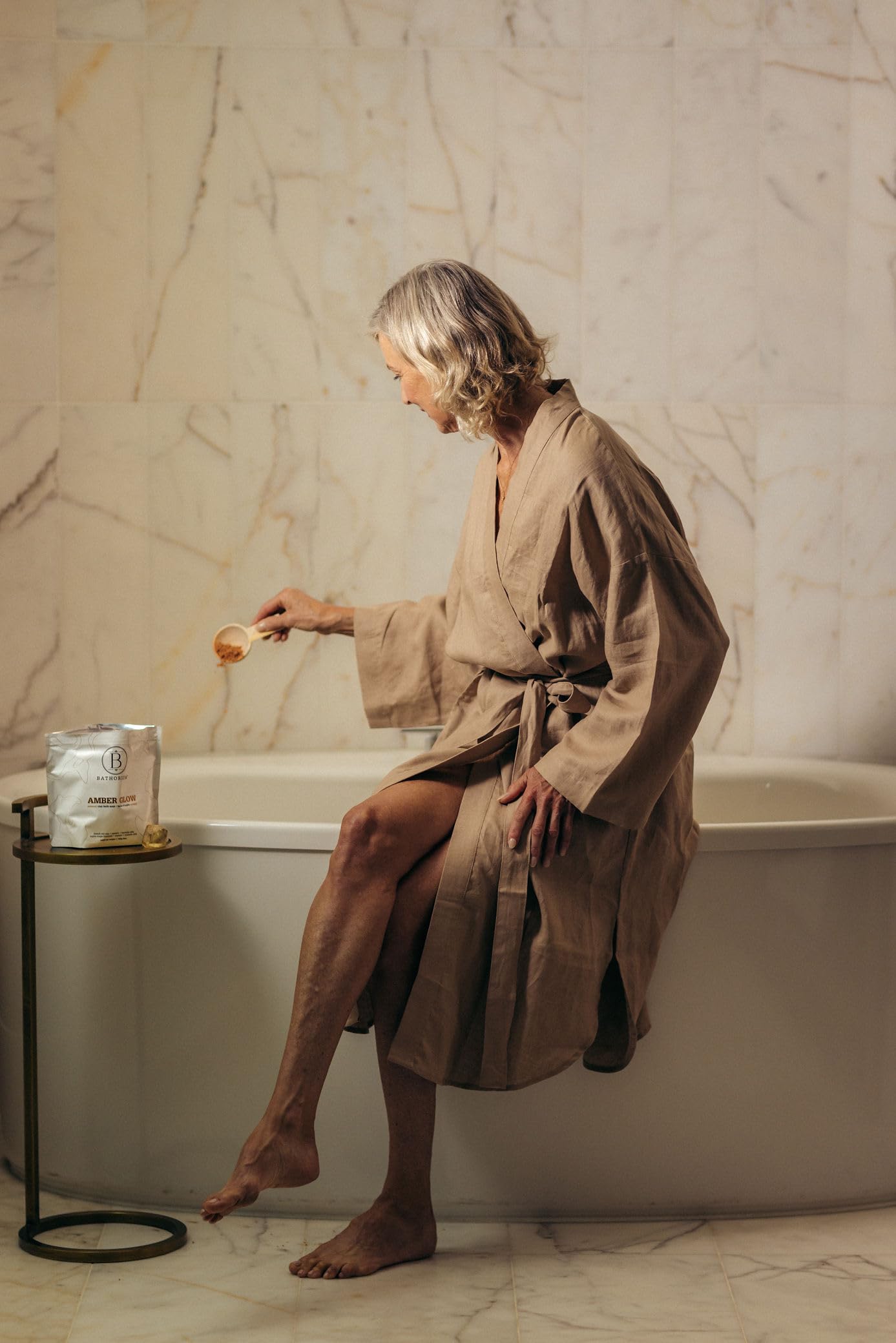 Bathorium Amber Glow Clay Mineral Soak – Bath Soak with French Pink Clay & Mineral-Rich Salts, Enriched with Organic Vanilla & Bergamot, Soothes & Revitalizes Skin, Approximately 3 Baths, 900g