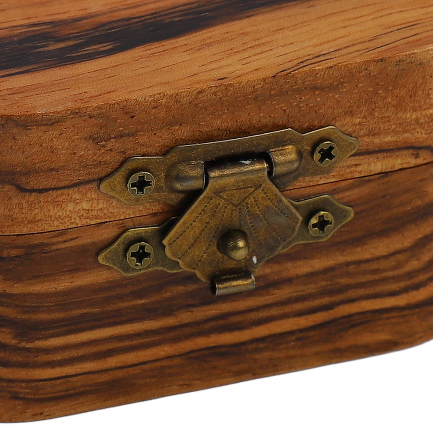 Wooden Pick Box with 5 Picks, and Lightweight, Ideal Gifts for Guitar Lovers, Suitable for Acoustic and Electric Guitars, Ukulele, Mandolin, Banjo