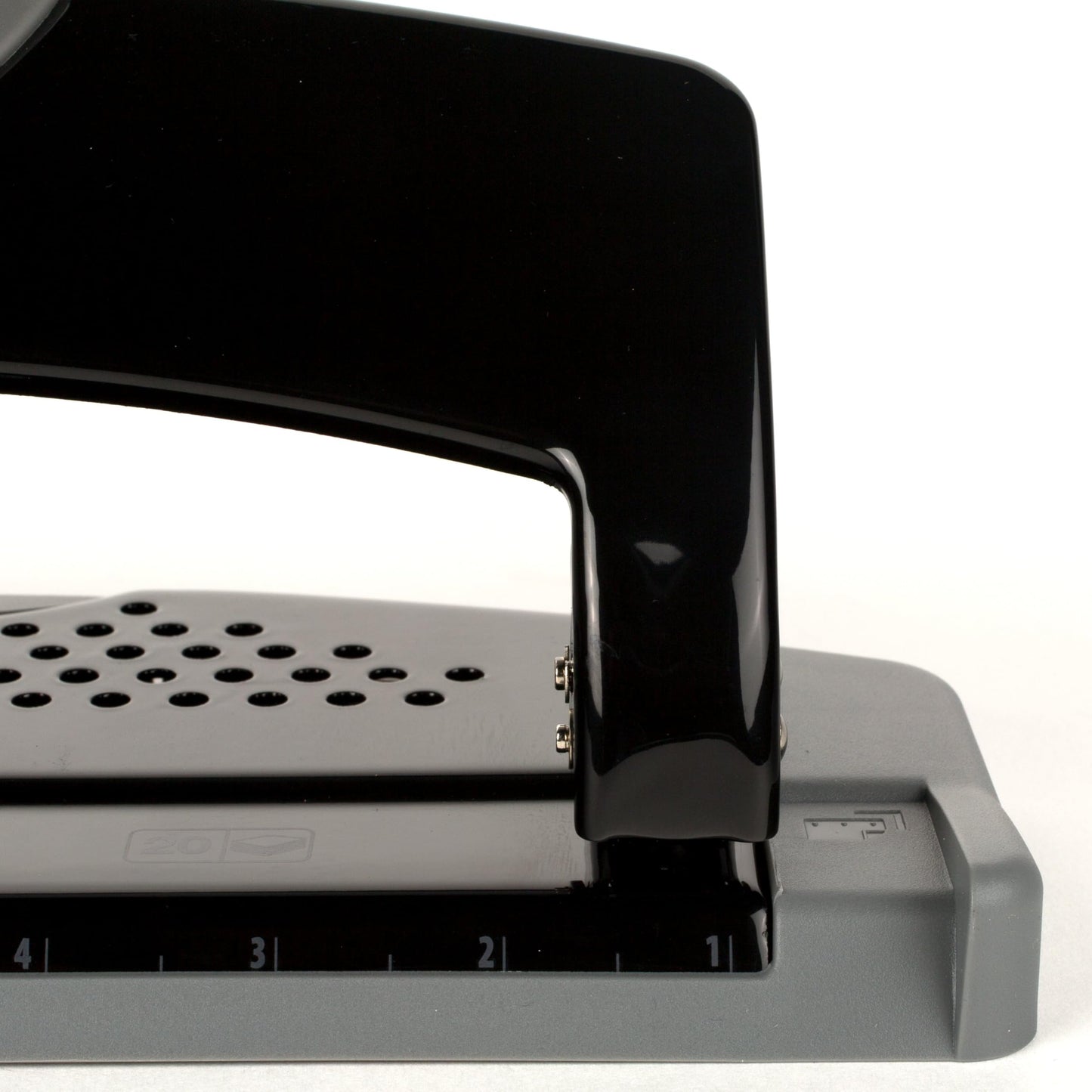 Swingline SmartTouch 3-Hole Punch, Reduced Effort, 20-Sheet Punch Capacity, 60% Less Effort Required (5050574133)