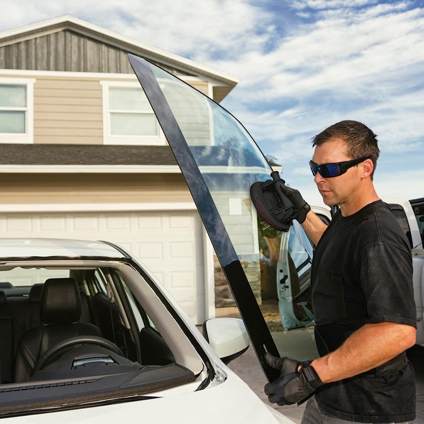 2 Pack 8" Glass Suction Cup with Pressure Gauge to Lift Large Glass - Heavy Duty Handheld Glass Lifter, Vacuum Suction Cups with Carrying Case for Window,Metal,Tiles, Windshield, 662 Lbs Load Capacity