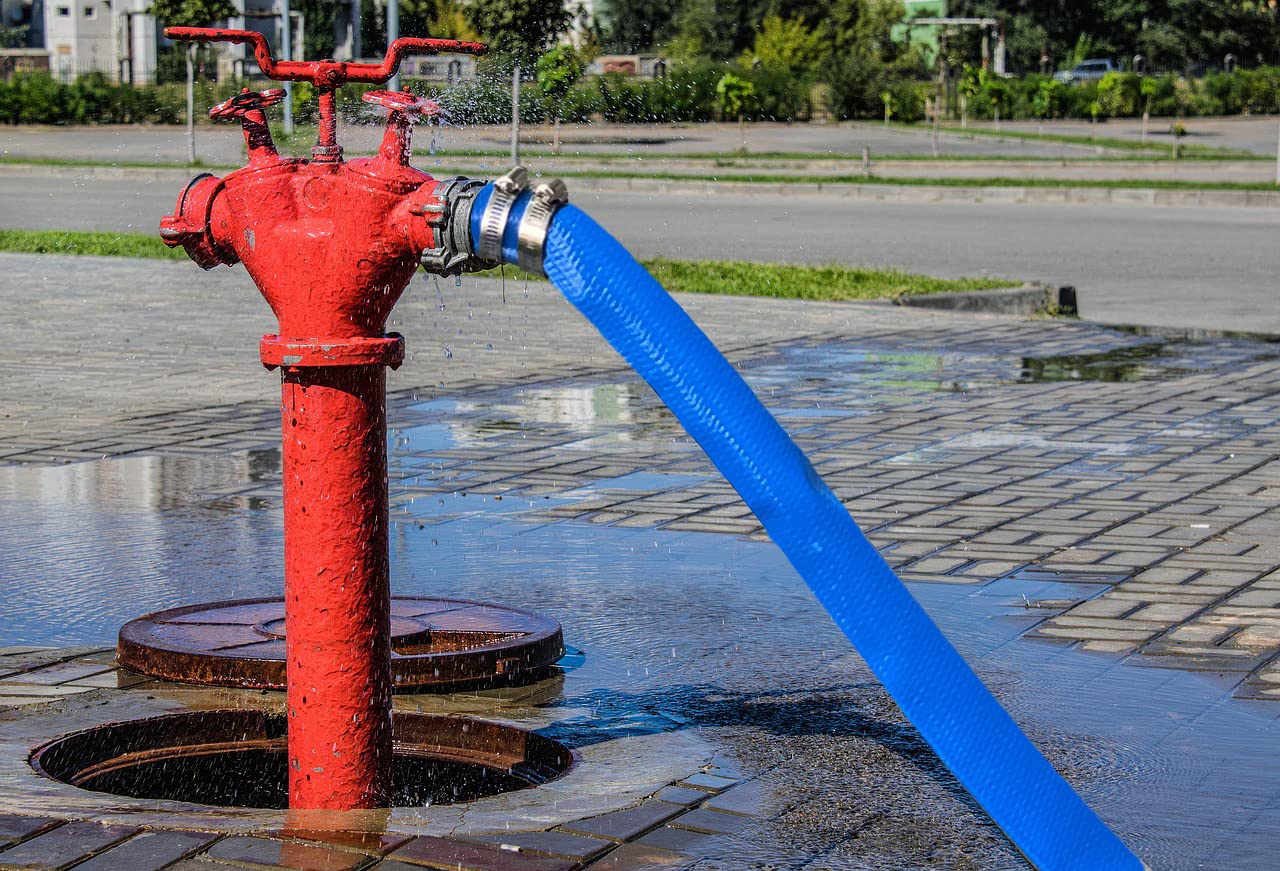 1 IN x 100 FT Heavy Duty Flat Discharge Backwash Hose - Weather & Burst Resistant, Best for Inground Pools