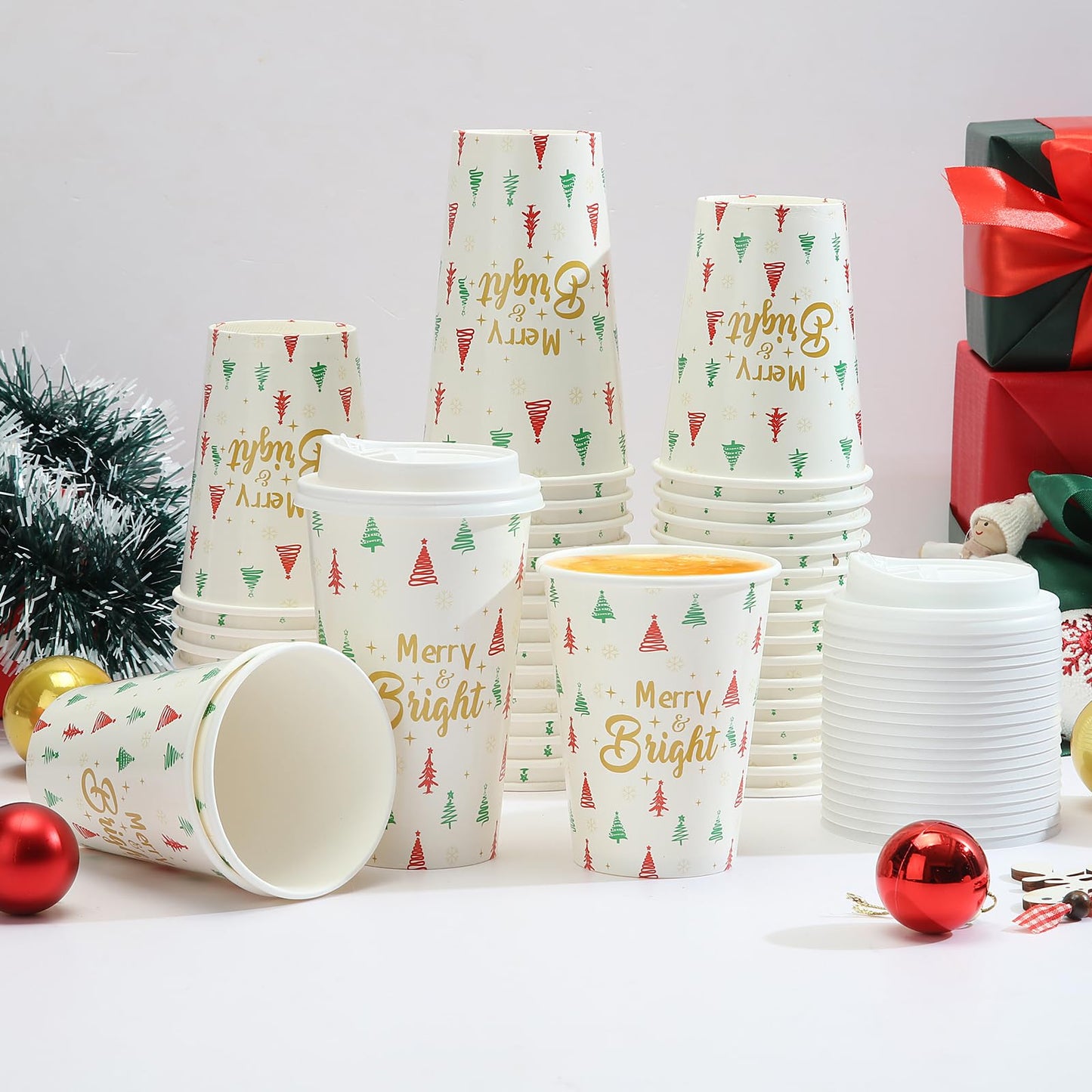 Tamone 100 PACK Christmas Cups 16OZ Disposable Coffee Cups with Lids Leak Proof, Green and Red Christmas Tree Design for Cold/Hot Coffee Beverage Chocolate Cocoa for Home Office
