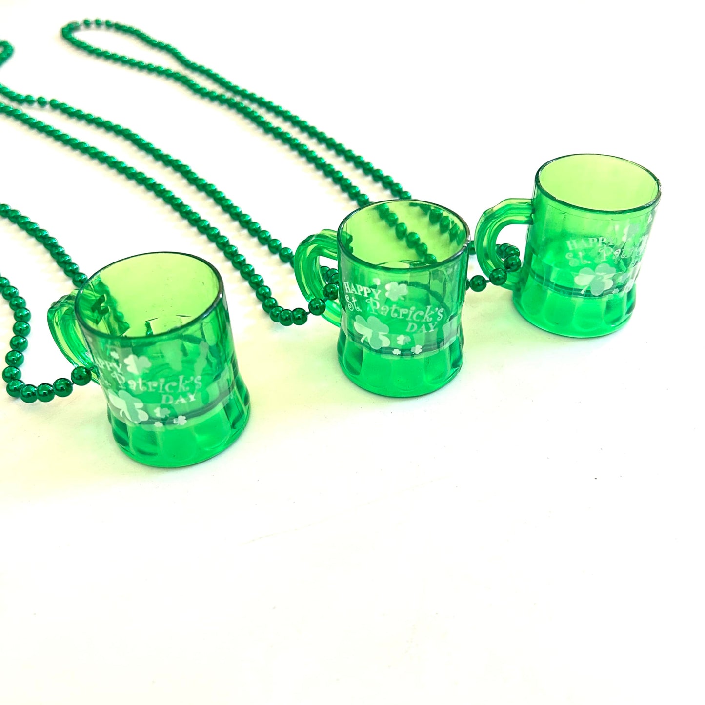 GZYSSL 28 Pcs St. Patrick's Day Shot Glass Beer Mug Beads Necklaces Green Irish Festival Shot Glass Beads Necklaces St. Patrick's Day Party Favors Accessories