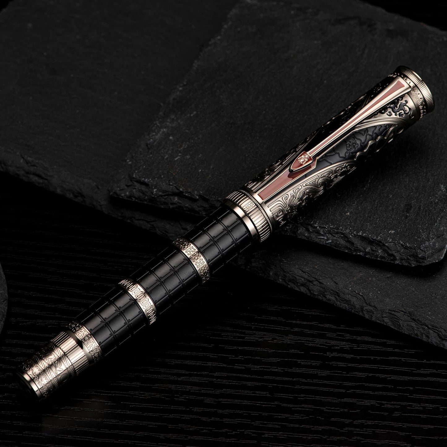 Hongdian D5X Fountain Pen Black Color Medium Nib, Qin Dynasty Retro Chinese Totem Engraving Smooth Writing Pen with Converter and Pen Box Set